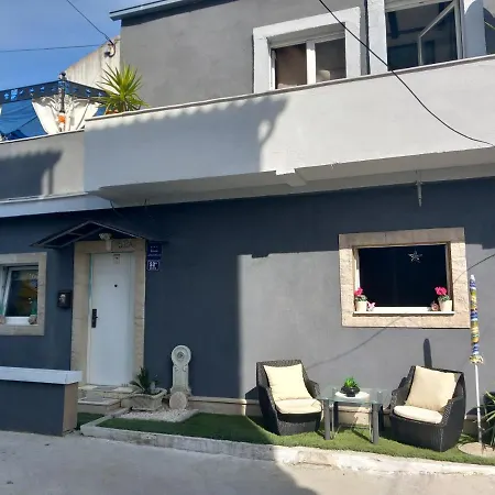 S-Type Apartment In The Center Split Exterior photo